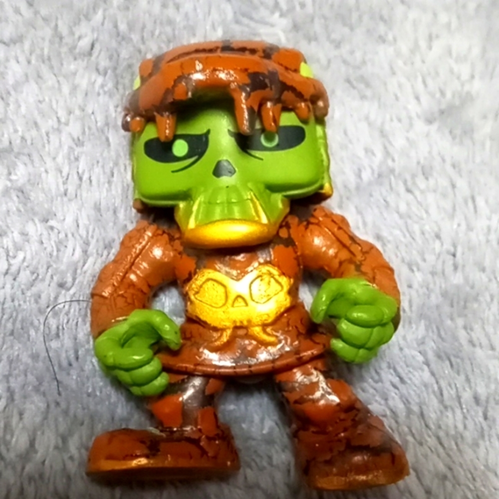 Treasure X Skeleton Ninja Figure